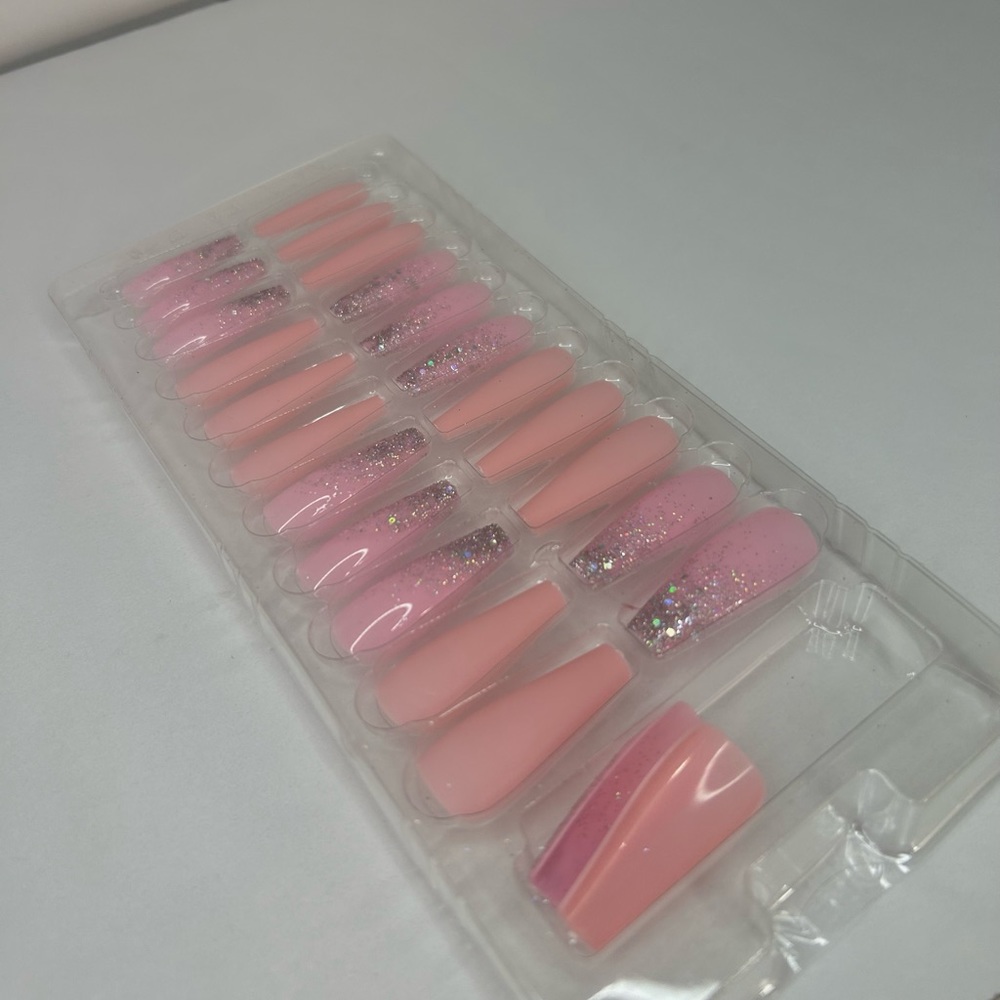 Baby Pink Presd On Nails - Picture 3 of 3